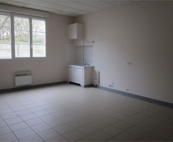 Location Studio 1 pièce Provins (77160) - PROCHE CENTRE VILLE