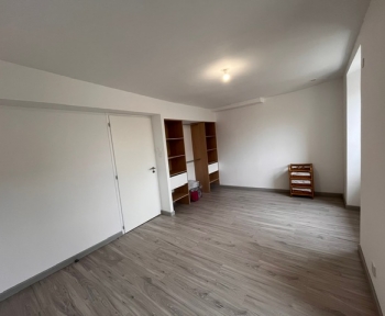 Location Maison de ville 4 pièces Lys-Haut-Layon (49310) - rénovée et quartier calme