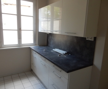 Location Appartement 3 pièces Sézanne (51120)