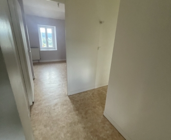 Location Appartement 4 pièces Raucoules (43290) - centre-ville