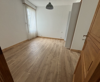 Location Maison 4 pièces Beaumont-sur-Sarthe (72170) - BEAUMONT