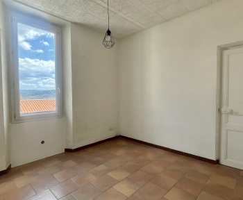 Location Appartement 2 pièces Cadolive (13950)