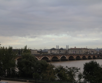 Location Studio 1 pièces Bordeaux (33000) - Quai Pont de Pierre-St Michel