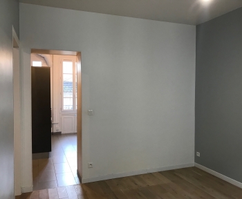 Location Appartement 2 pièces Chantilly (60500) - CENTRE VILLE PROCHE GARE