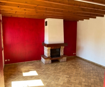 Location Maison 5 pièces Parthenay (79200) - parthenay village