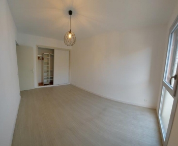 Location Appartement 2 pièces Orange (84100) - Proche centre ville